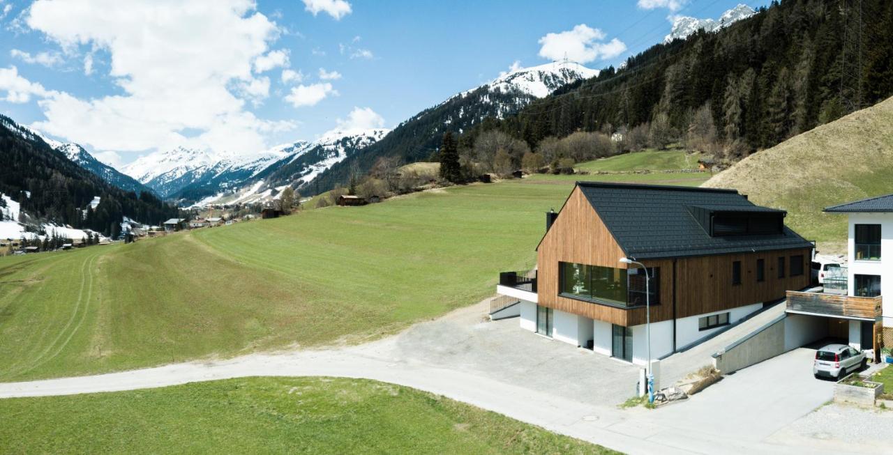 Der Wolf -Suiten Sankt Anton am Arlberg Exterior foto